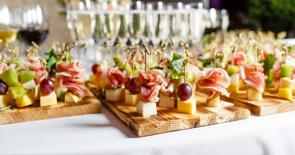 Mistakes to avoid when hiring catering for the first time