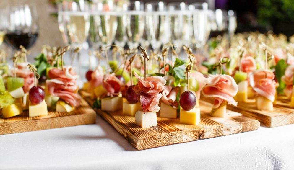 Mistakes to avoid when hiring catering for the first time